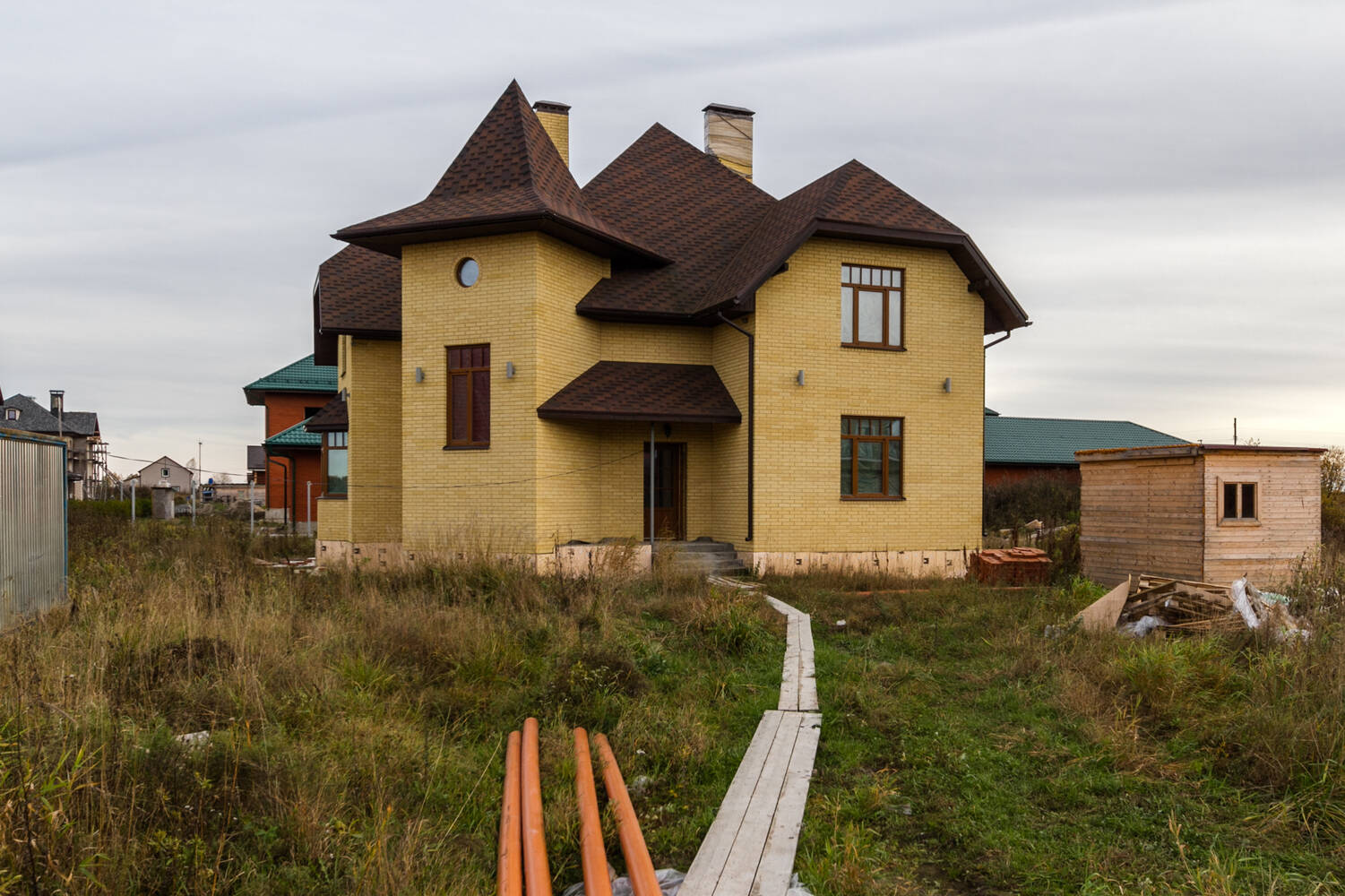 Поселок вишневый. Коттеджный посёлок «вишнёвый сад» Красногорск. Посёлок вишнёвый Магнитогорск. Вишневый коттеджный поселок Магнитогорск. Коттеджный поселок вишневый сад Саратов.