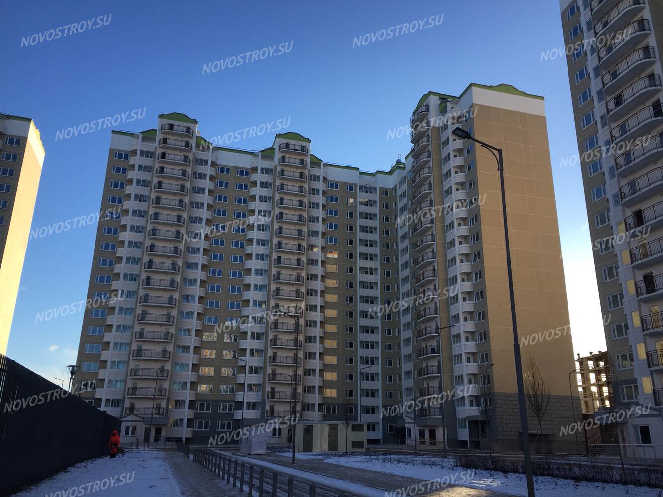 Жк первый. Первый Московский город-парк Абсолют. 1 Московский Абсолют недвижимость. ЖК Московский Абсолют недвижимость. ЖК Московский город парк стройка.