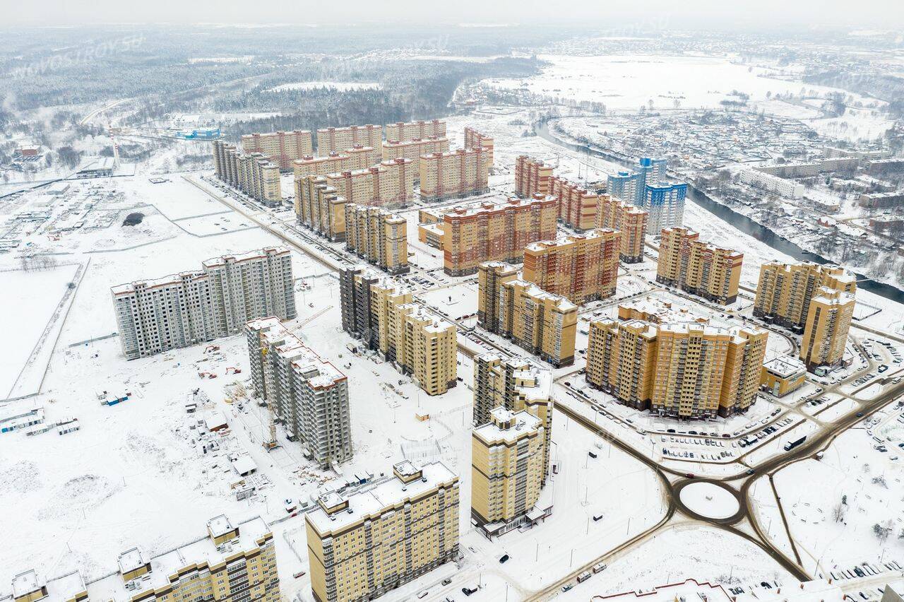 Салон лукино варино. Корпус 23 Лукино Варино. ЖК Лукино Варино вид сверху. Лукино Варино ставок. Лукино Варино зимой Дикси.