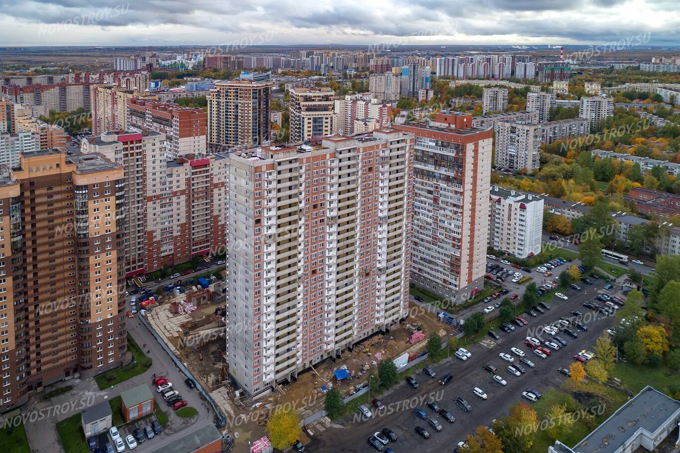 Фото и ход строительства жилого комплекса «Дом на Космонавтов»