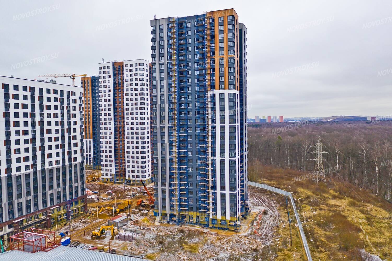 Жк первый. ЖК первый Московский. Школа в ЖК первый Московский. ЖК МКС Московской области. ЖК первый Московский фото.