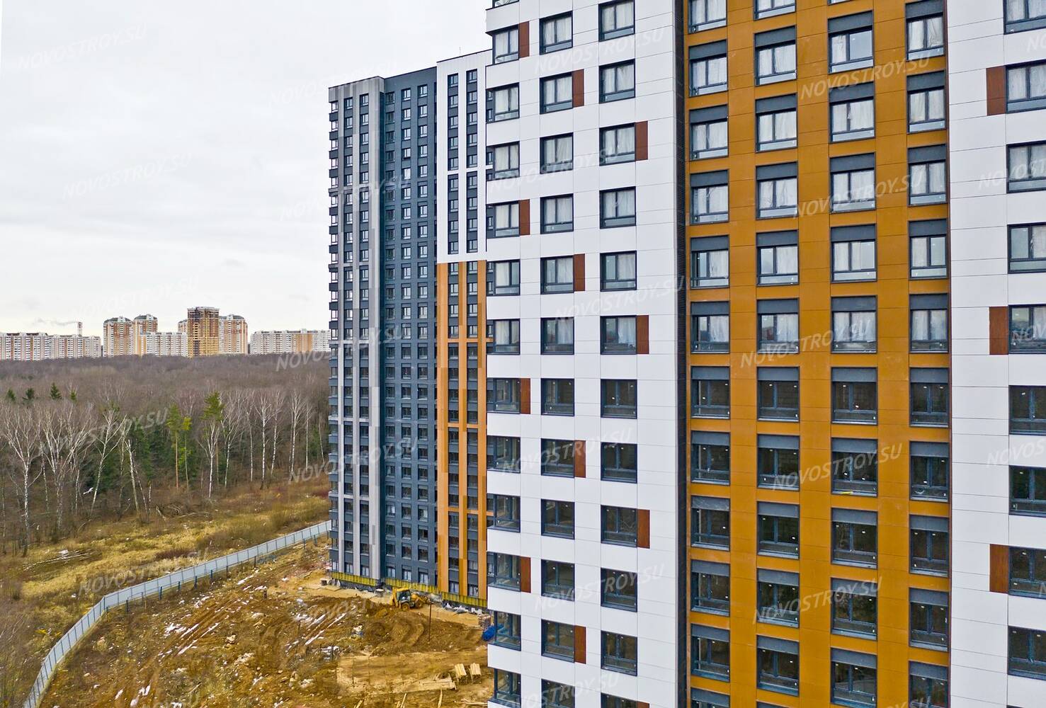 Жк 1 московский. Жилой комплекс первой Московской. ЖК город-парк первый Московский 10 фаза. ЖК первый Московский фото.