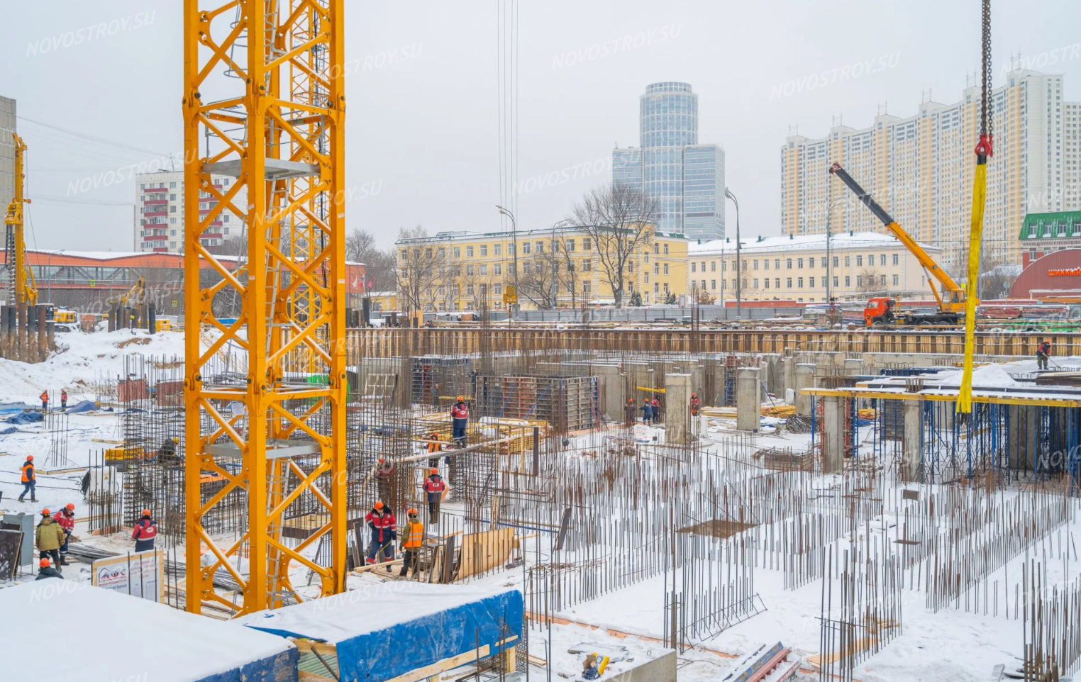 ЖК зеленая Вертикаль Москва. Лесопарковая ЖК зеленая Вертикаль. ЖК зеленая Вертикаль ход строительства. Метро Лесопарковая ЖК зеленая Вертикаль.