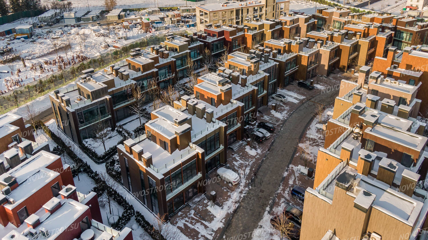 Фото и ход строительства малоэтажного жилого комплекса «Futuro Park»  (Малоэтажный ЖК «Футуро Парк»)