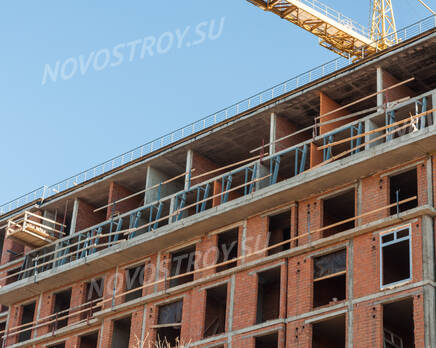 ЖК «Аристократ» (Петроградский район): верхние этажи здания. 15.03.2015, Апрель 2015