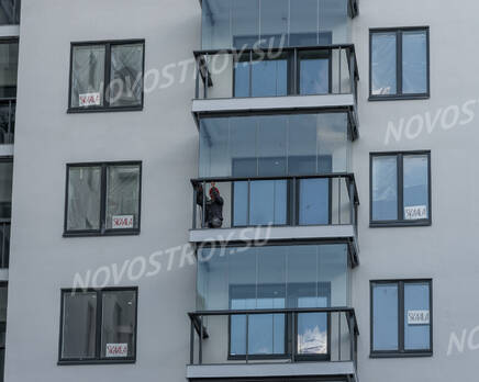 ЖК «Тапиола»: оконные блоки и балконы 1 корпуса (06.08.2015), Август 2015