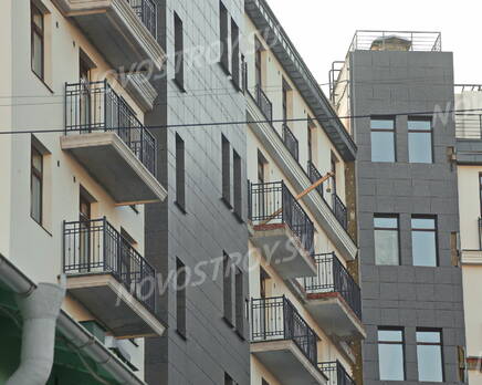 ЖК «Аристократ» (Петроградский район): фасад с придомовой территории (20.10.2015), Октябрь 2015