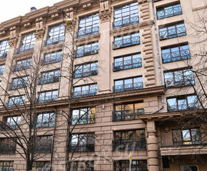 Фасад жилого комплекса «Manhattan House» (12.04.2013)