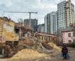 В Подмосковье из аварийных домов переселят 2,5 тысячи человек, в Ленобласти — 1,1 тысячу