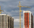 Власти констатируют бум новых проектов жилья и разрешений на строительство. Цены это только затормозит, отмечают эксперты