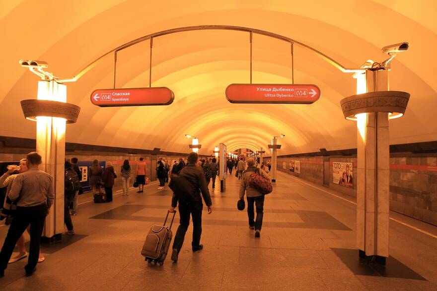 Станция метро «Ладожская» в Петербурге осталась без подрядчика по ремонту