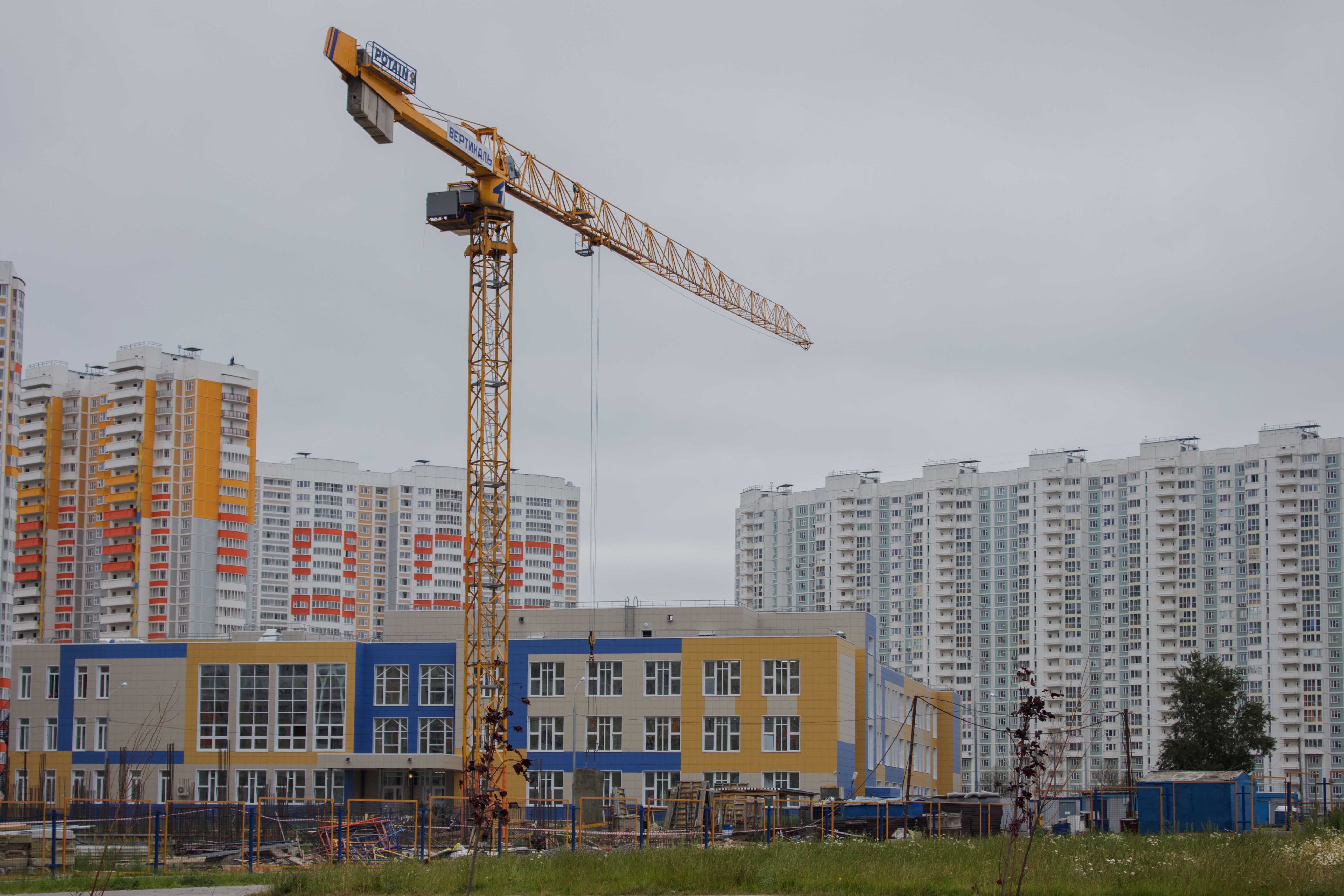 Запрещено строить дома выше. Строительство Обеление.